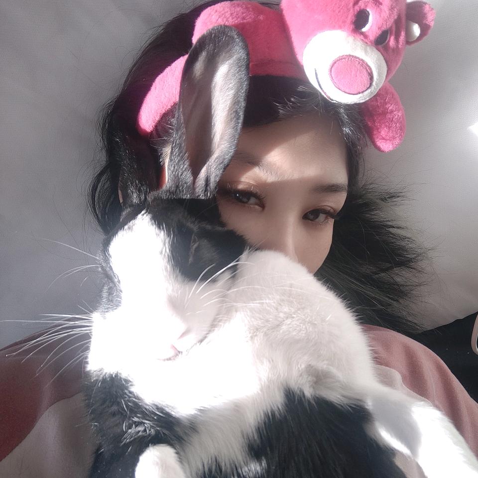 爱喝😋杨枝甘露的 七哥