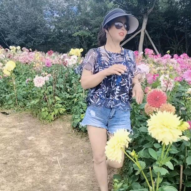 快乐的农村妹余二丫