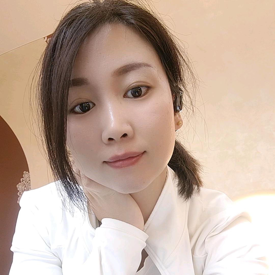 卖涂料的小姐姐