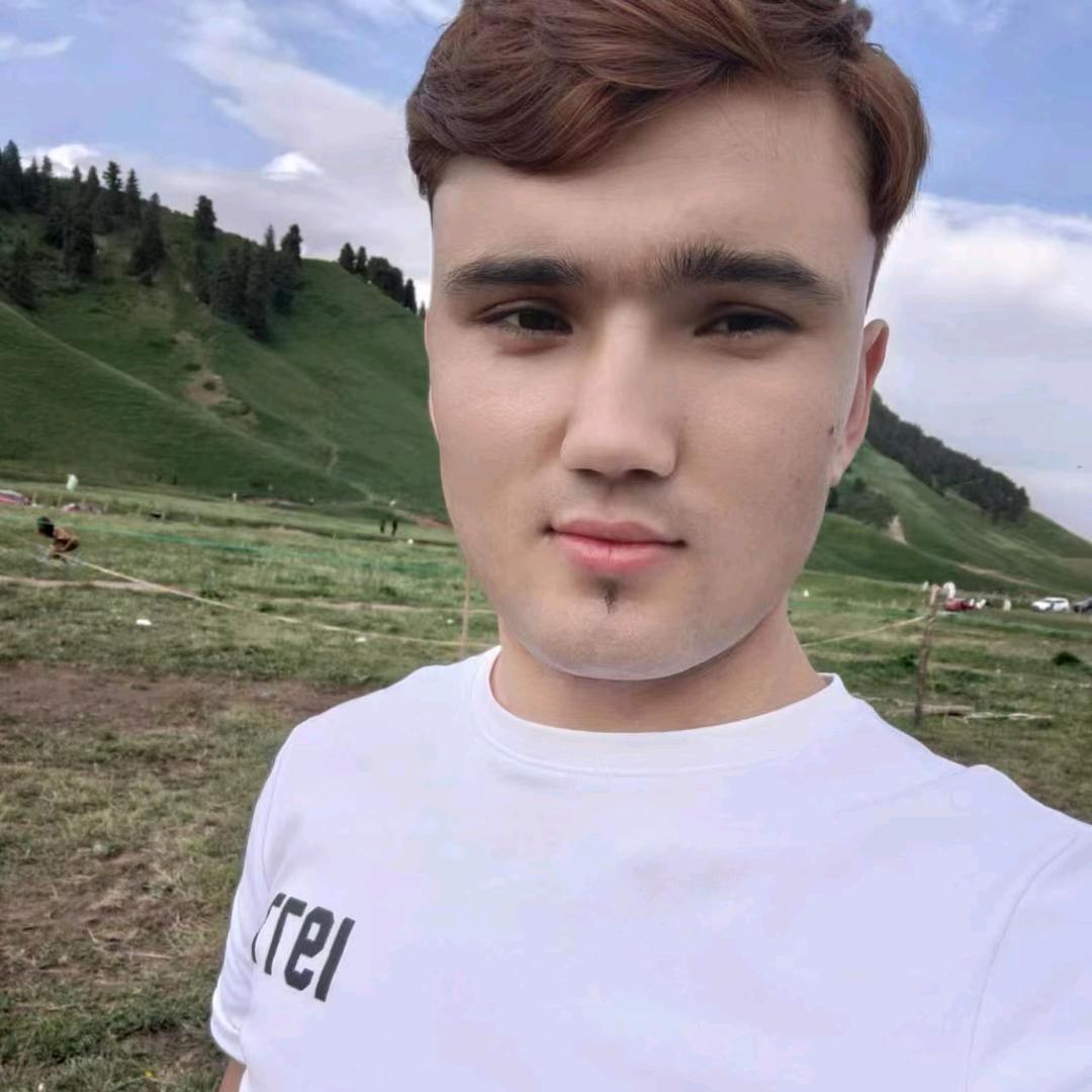 👽