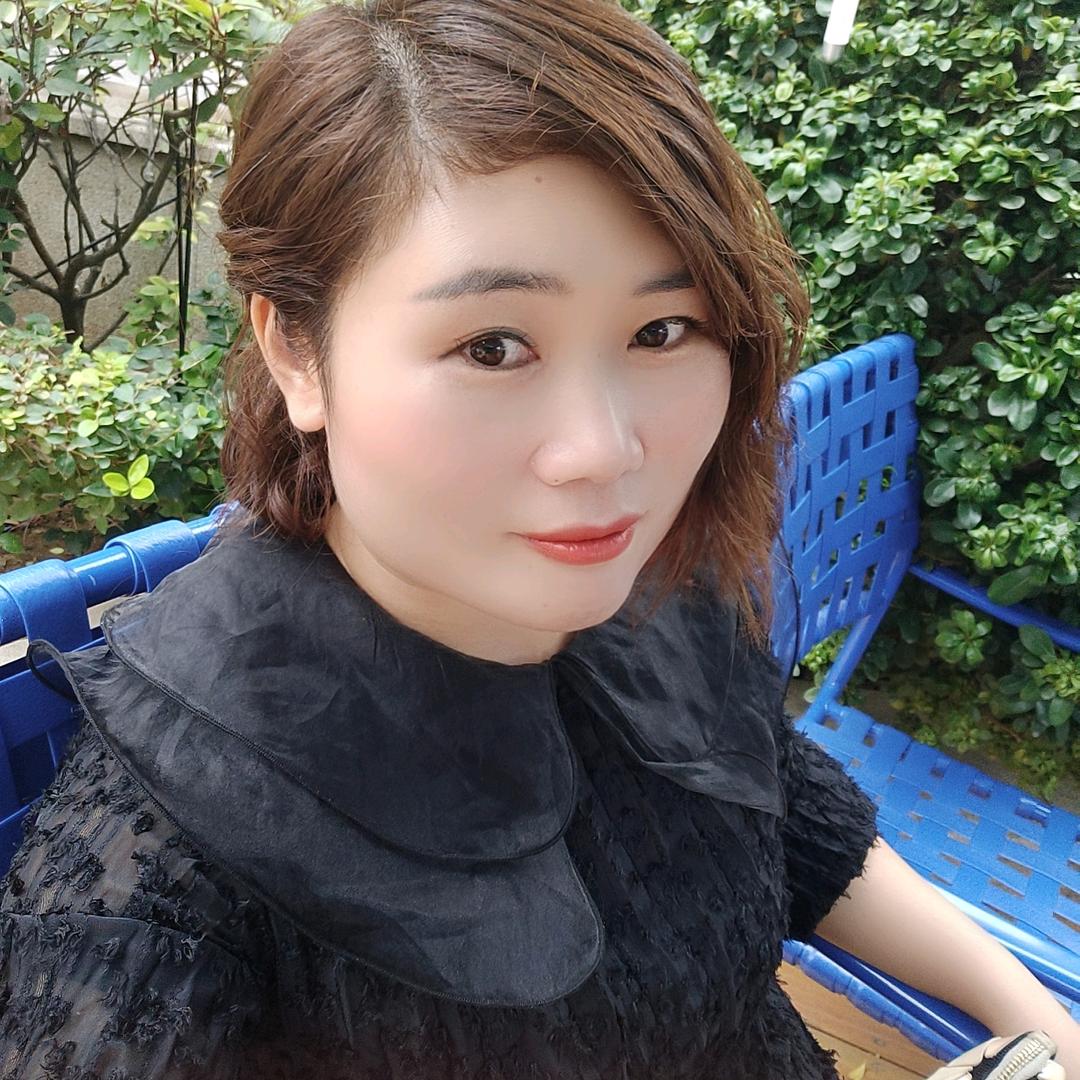 万隆乡时尚衣吧真真