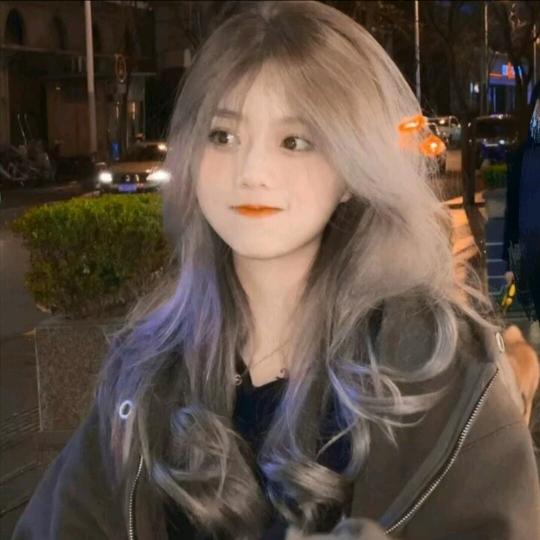 ⋆