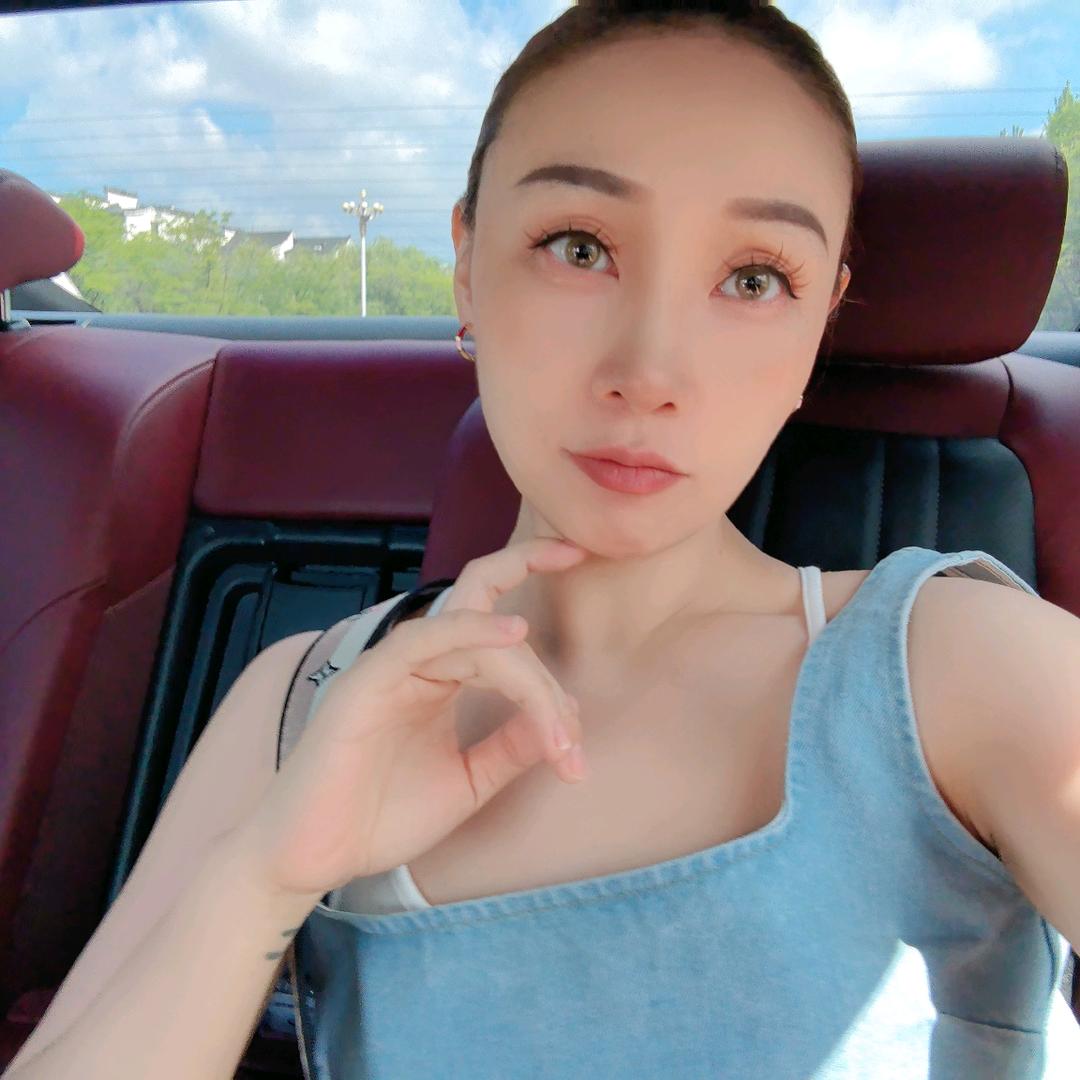 张 玖