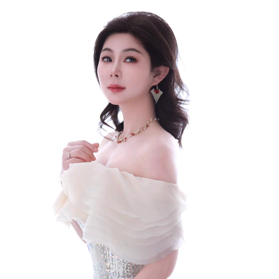 钢铁女BOSS