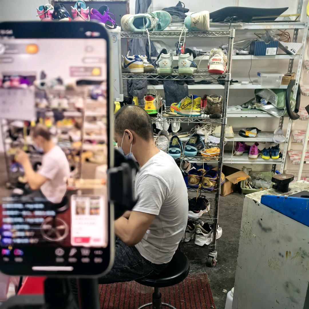 刘师傅球鞋修复店