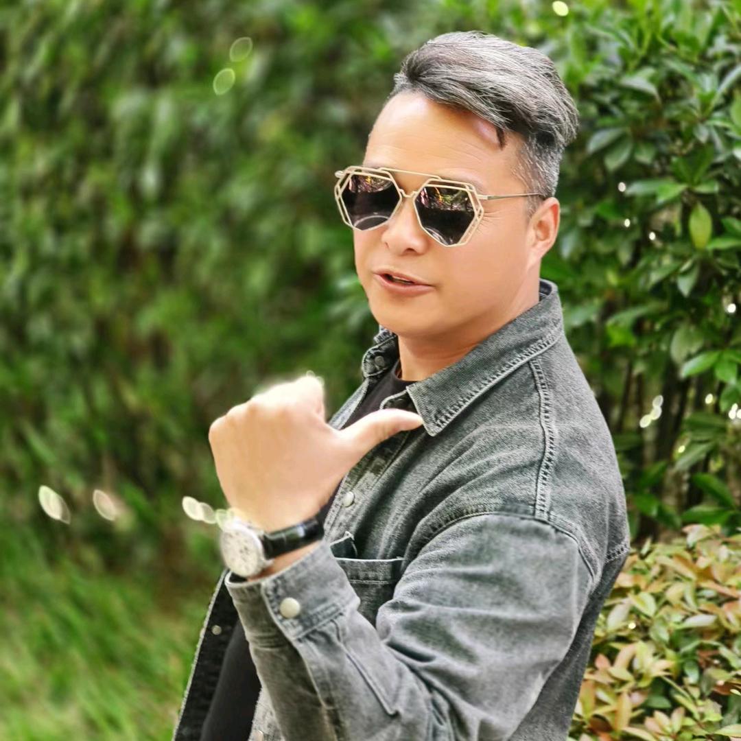 沧 桑 大叔