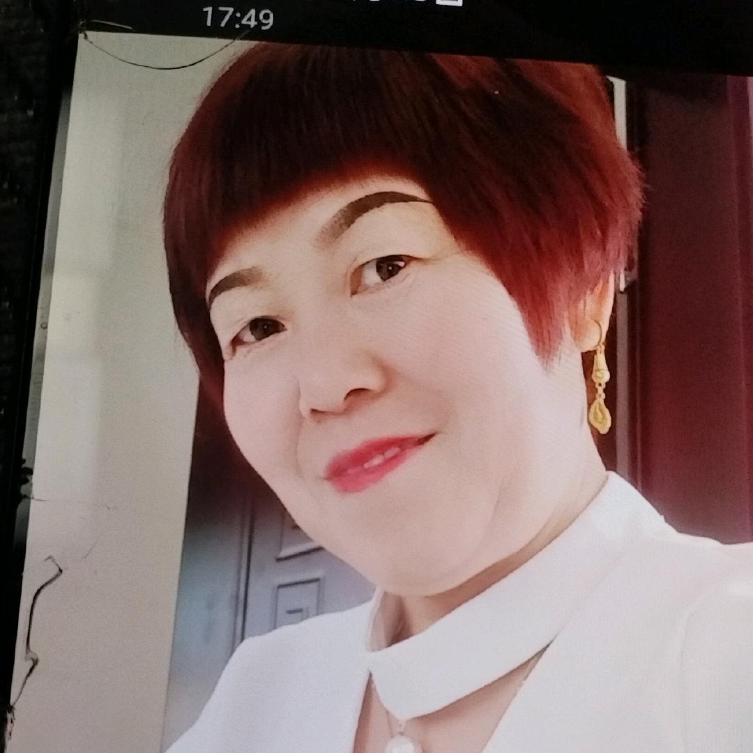何润霞中午11点半开播（收徒）