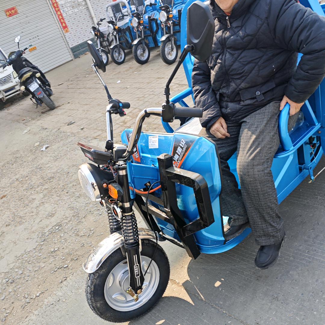 隆尧县(张庄仓库)新三轮车1000多一辆
