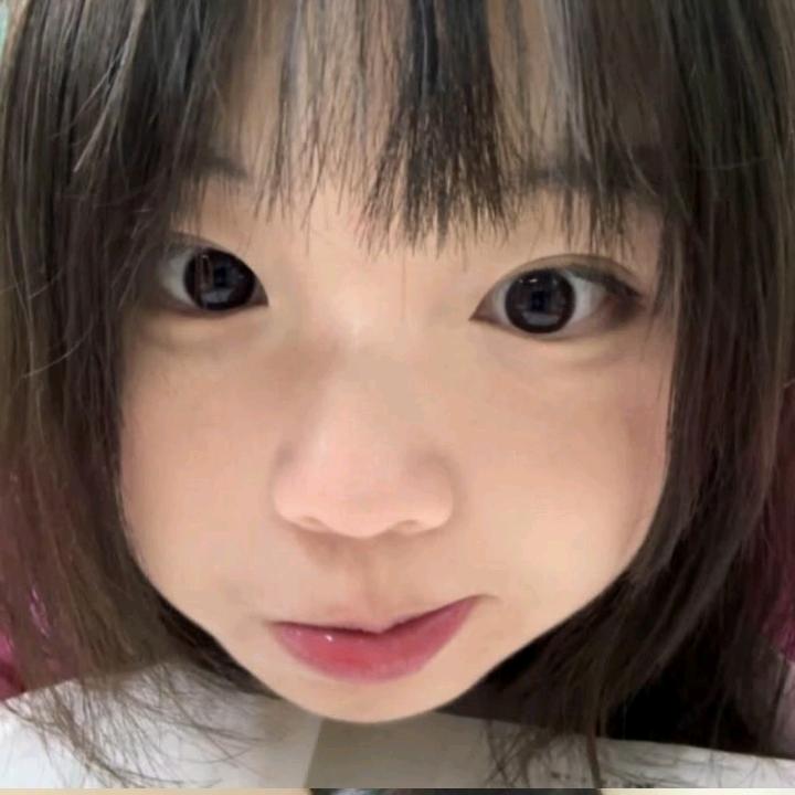 雯雯是个化妆师