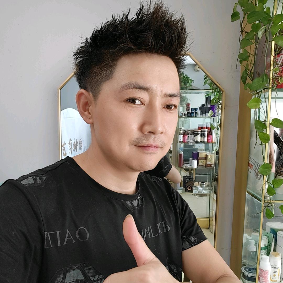 珠海市夏湾艺剪钟情理发店