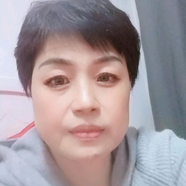董玉霞