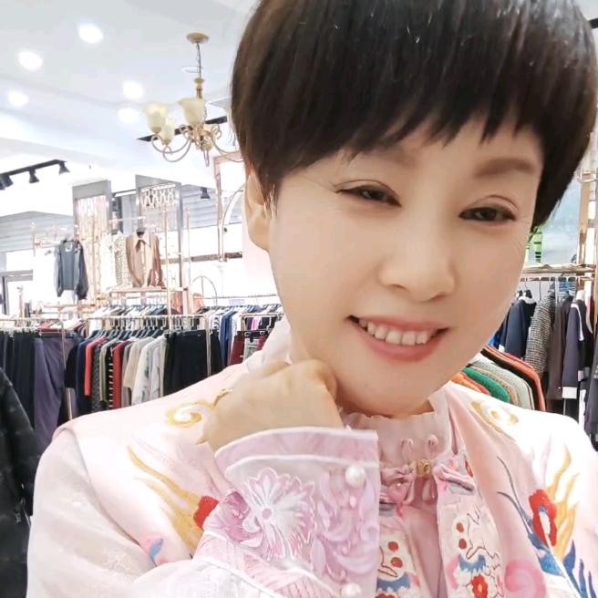 清原县女装店玲子姐