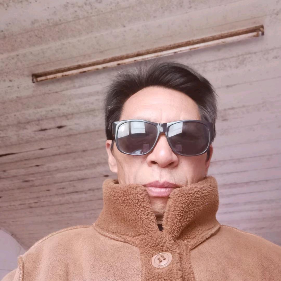 爱的港湾，琴书演员。