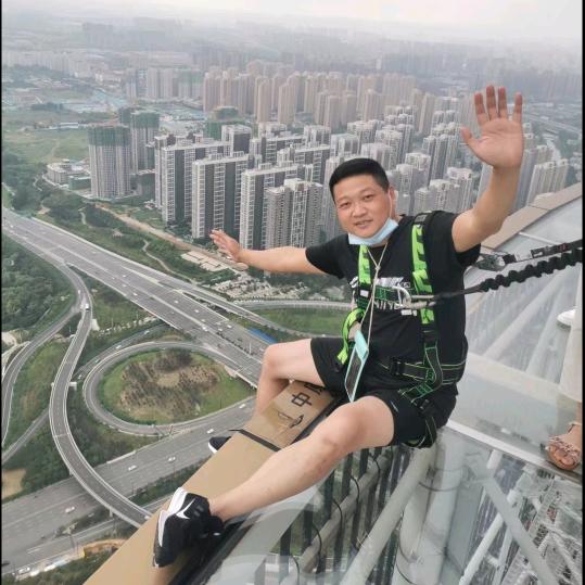 向 阳(●'◡'●)