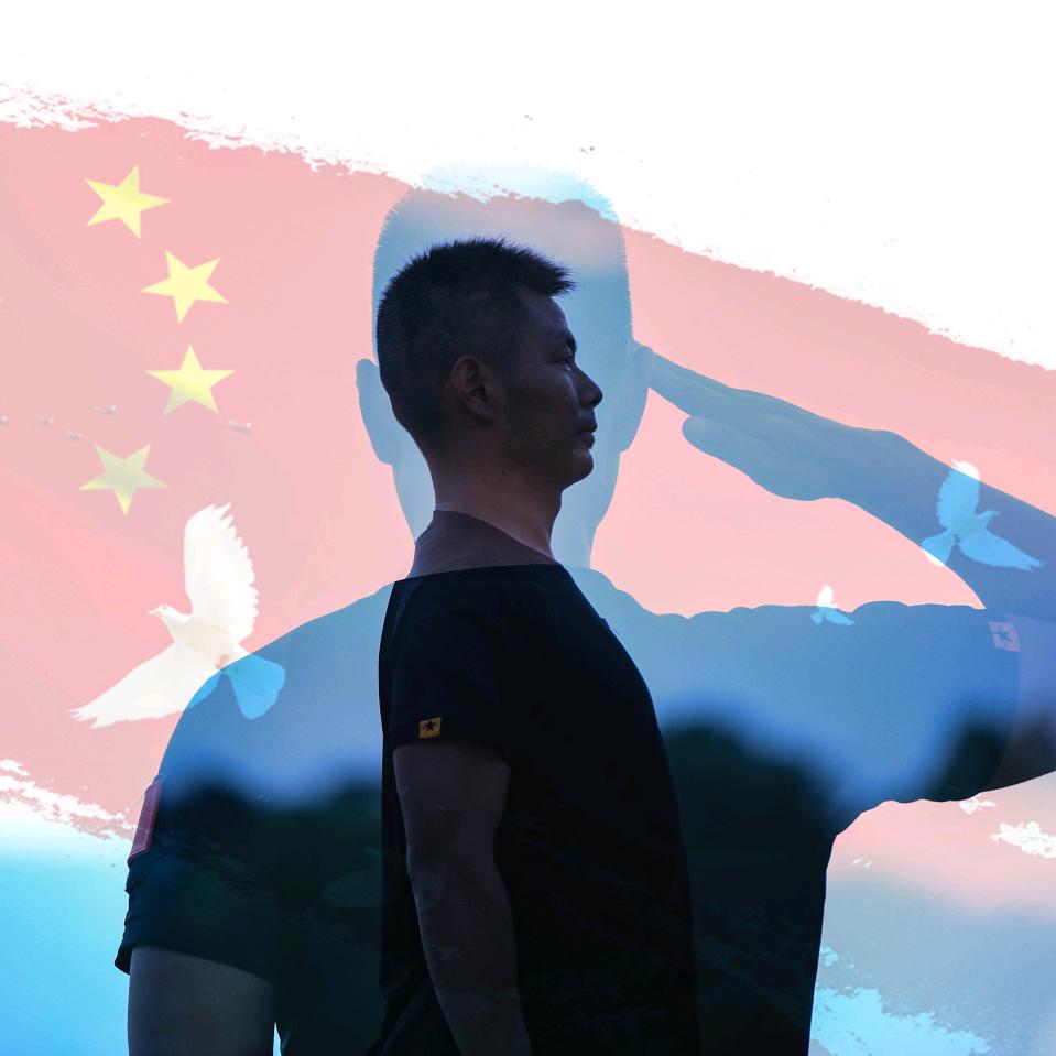 军事夏令营 向教官