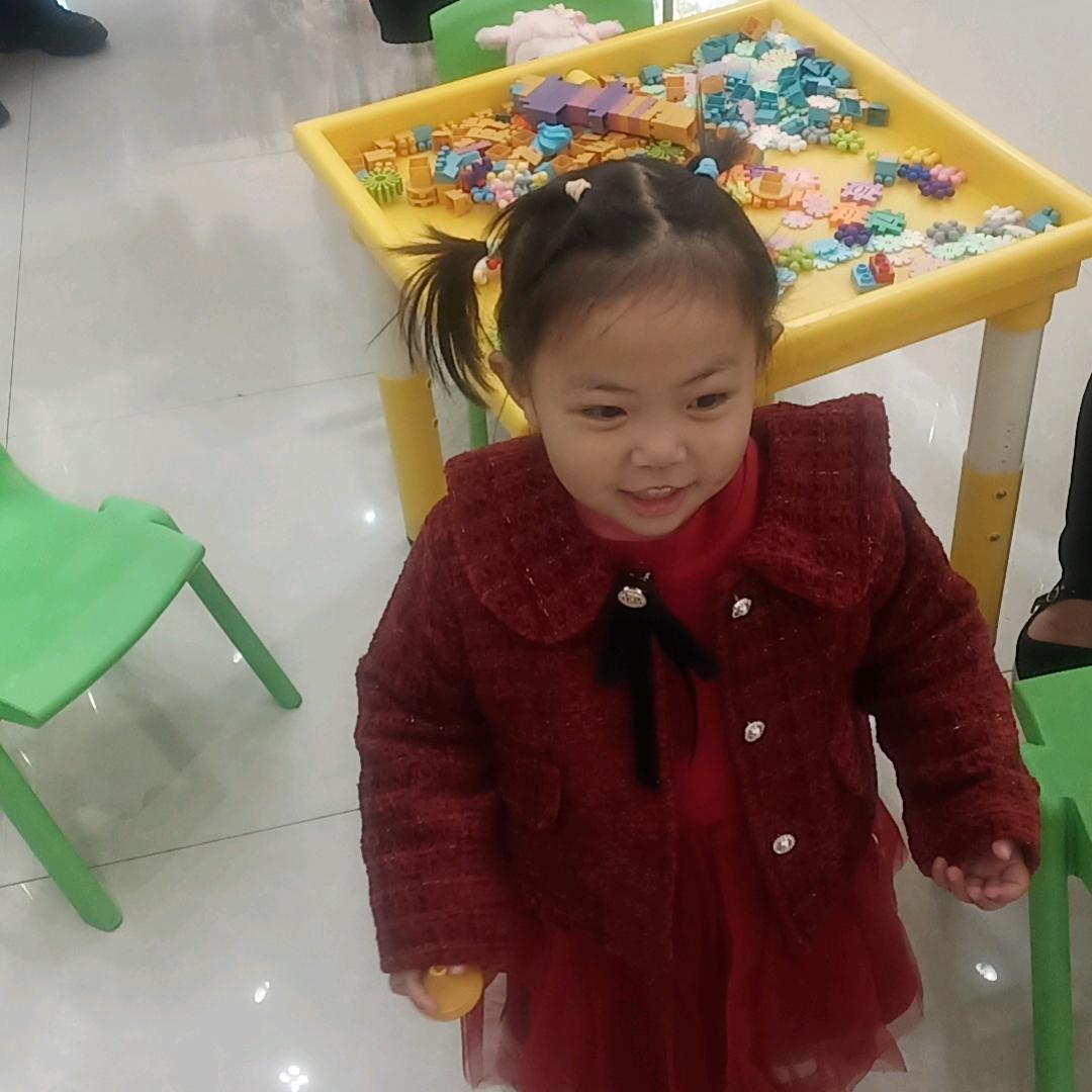 胡老板地摊辣子鸡弥渡店，，，沈