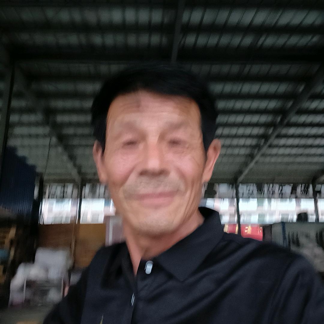 苹果大叔店铺(6点1o分开播)