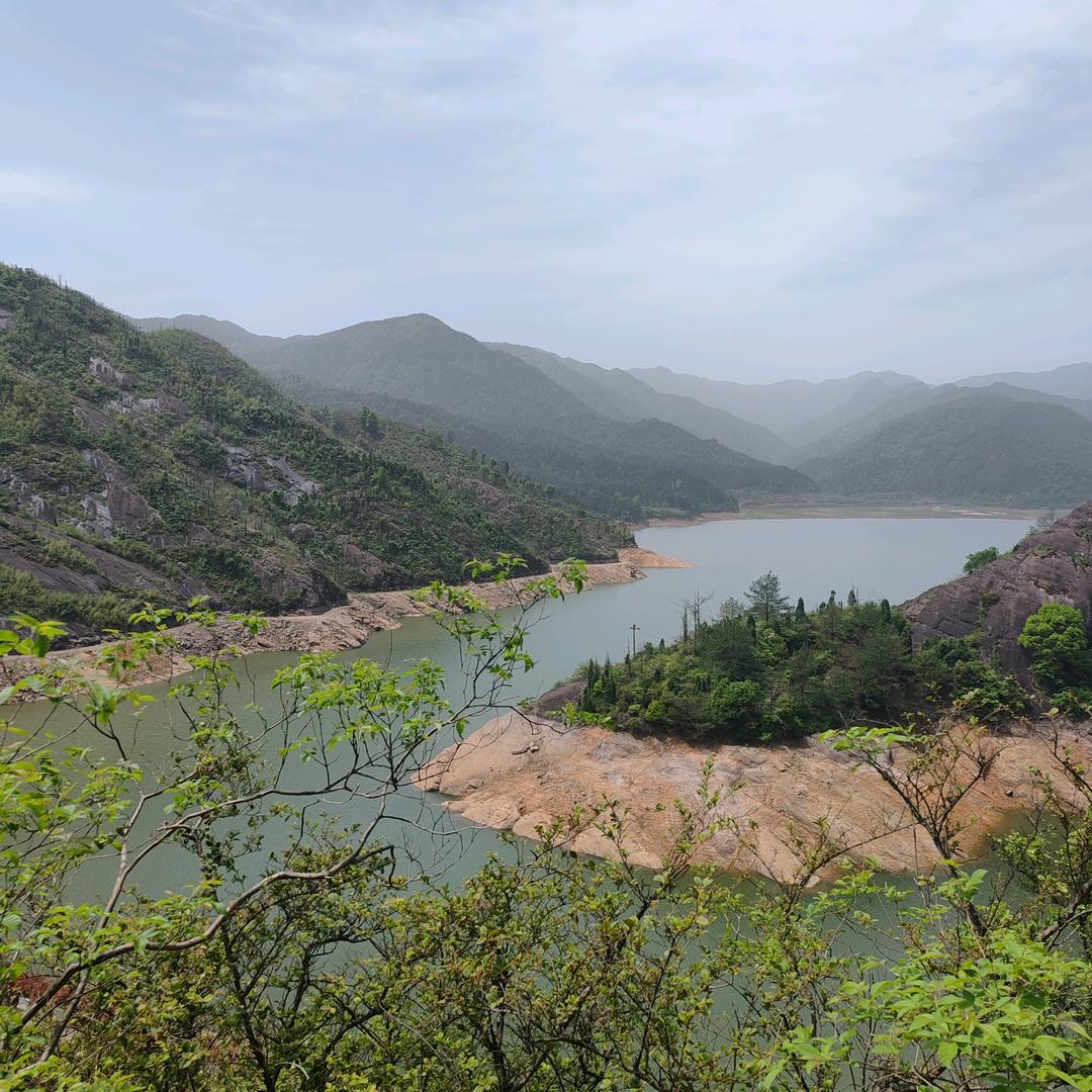 抚妹（吃不饱）