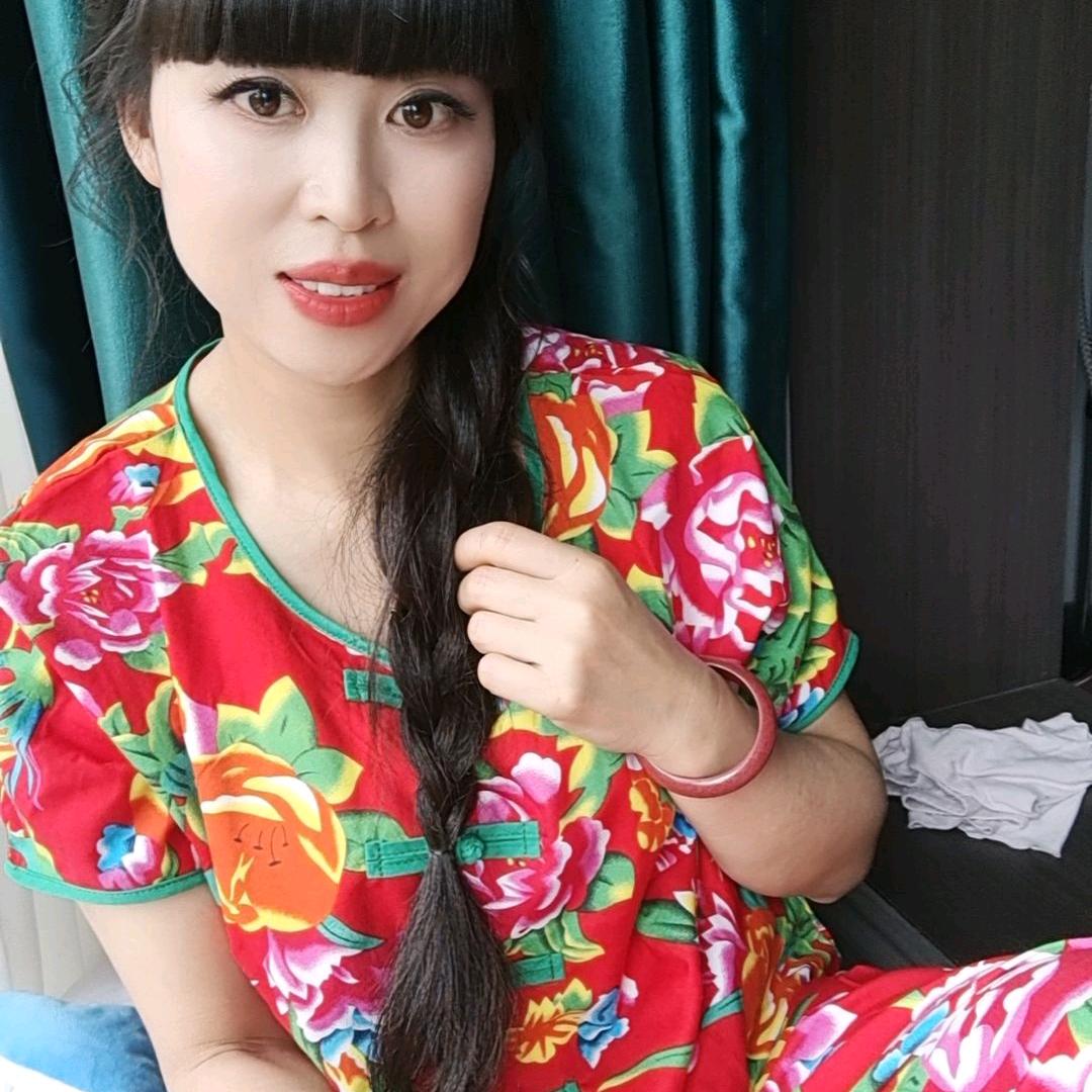 芒果时尚酒店华华姐