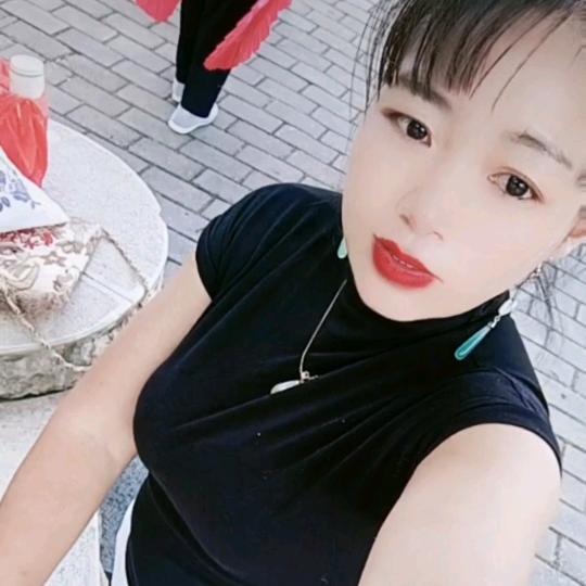 花灯妹。头像旁边有号码