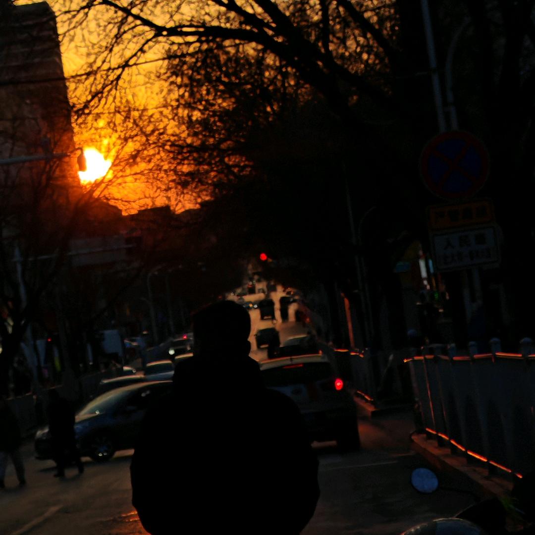 是Moyo.