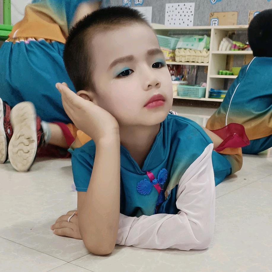 在眼泪中学会了坚强…