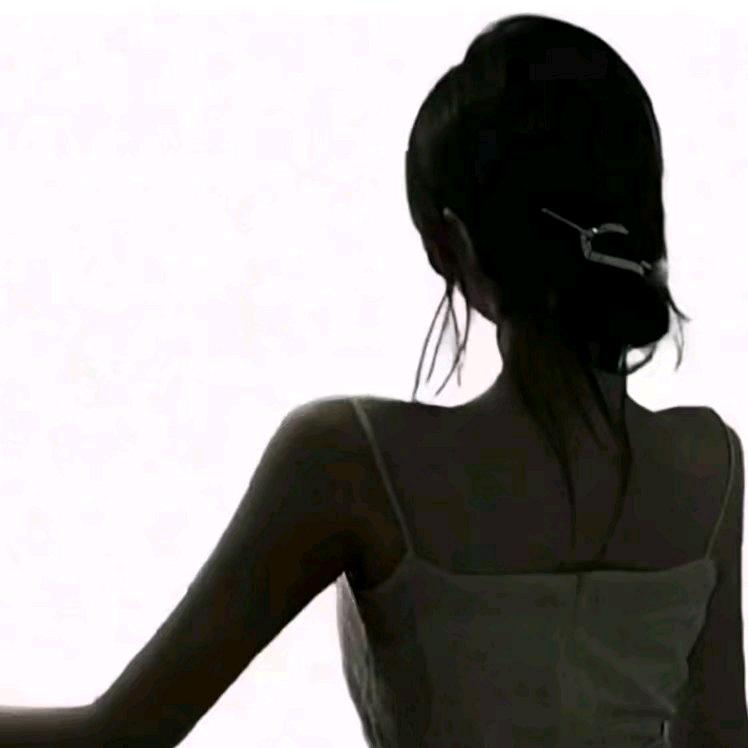 姐的世界你别闹😂-（安娜）