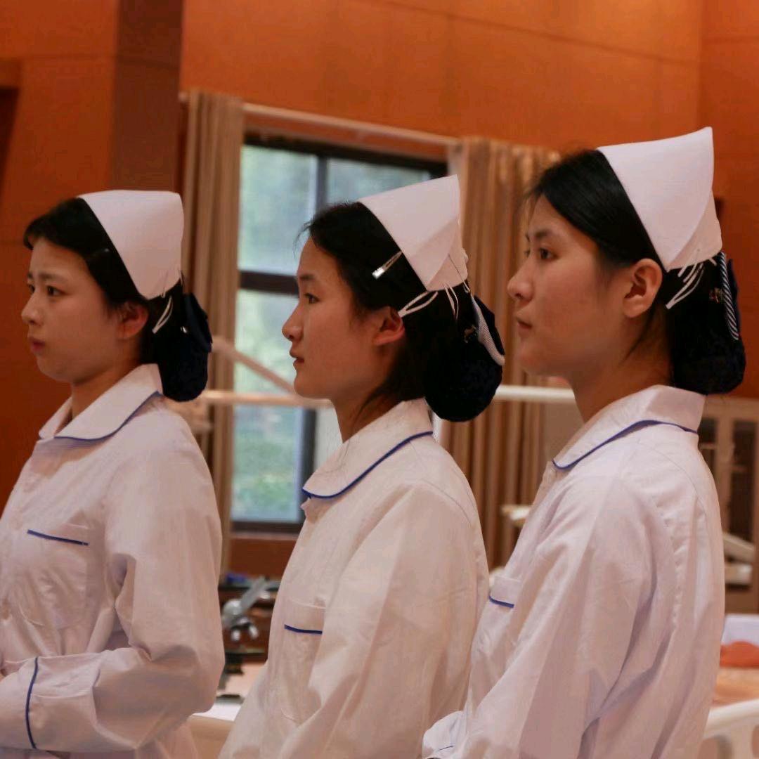 国医中等专业学校