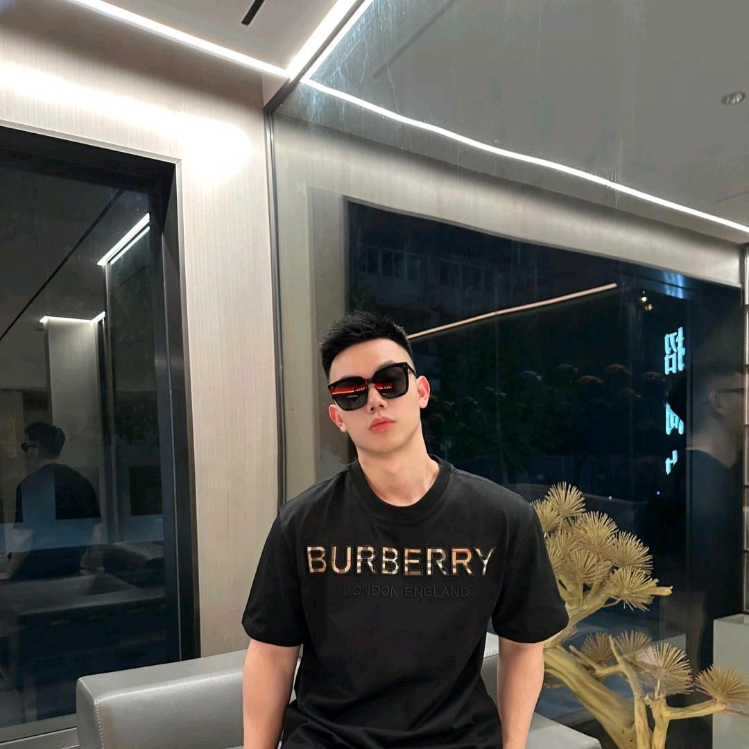 💫* M *💫