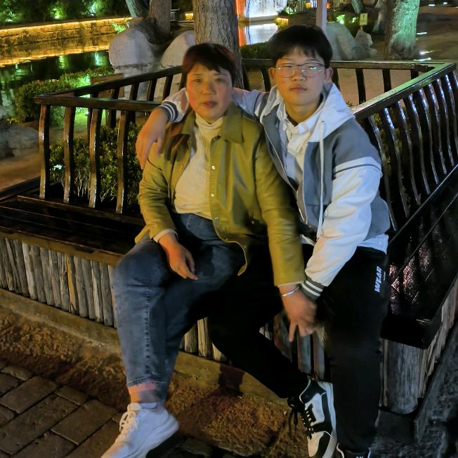 鸿彦