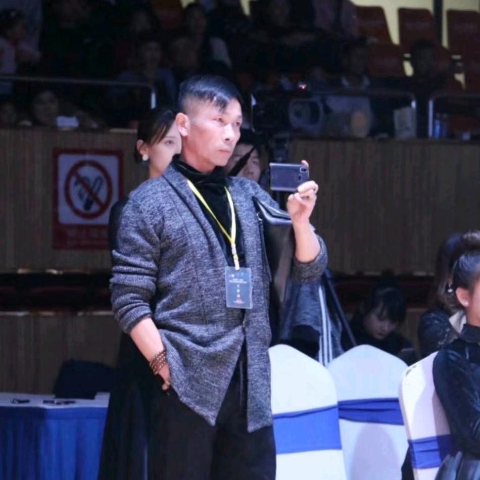 花仙子体育舞蹈俱乐部