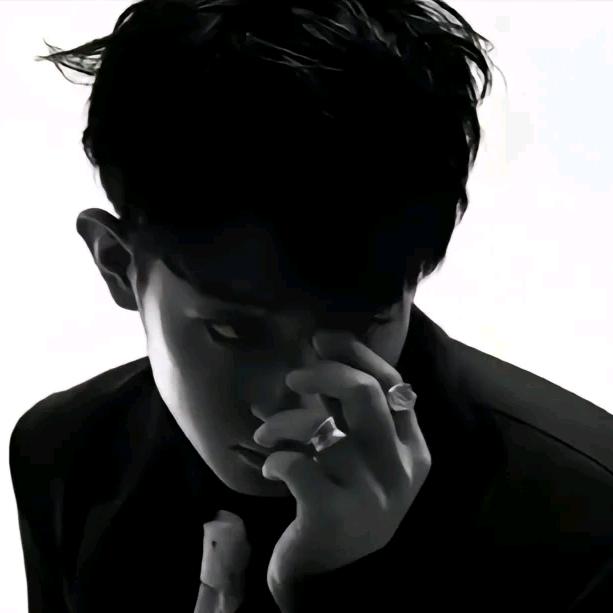挺帅一男的