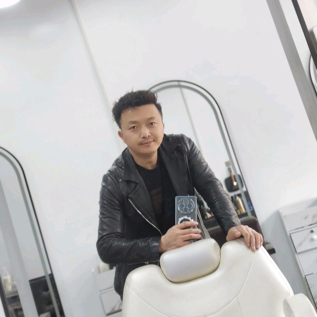 雨汪免打理质感烫发·老胡
