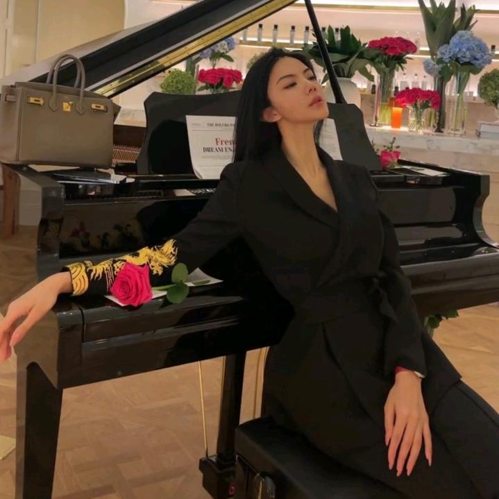 魏元高定二号店