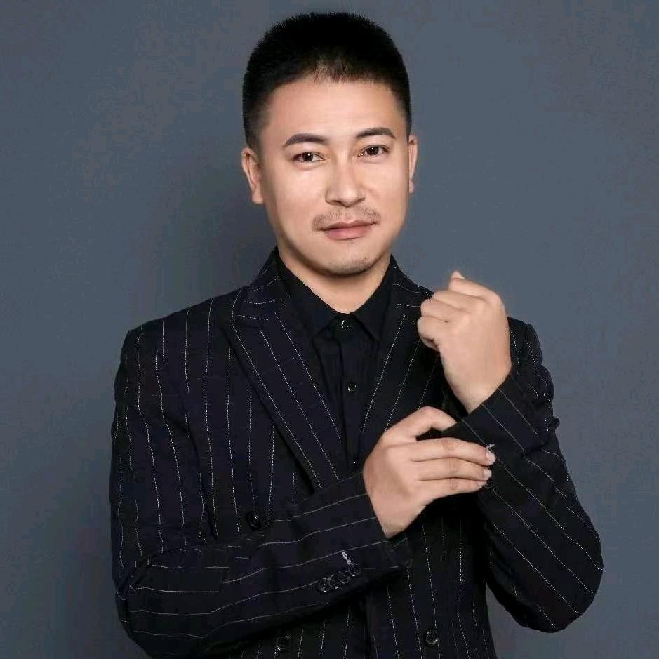 做金融的何子