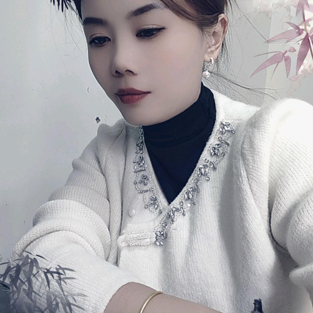 小山月。