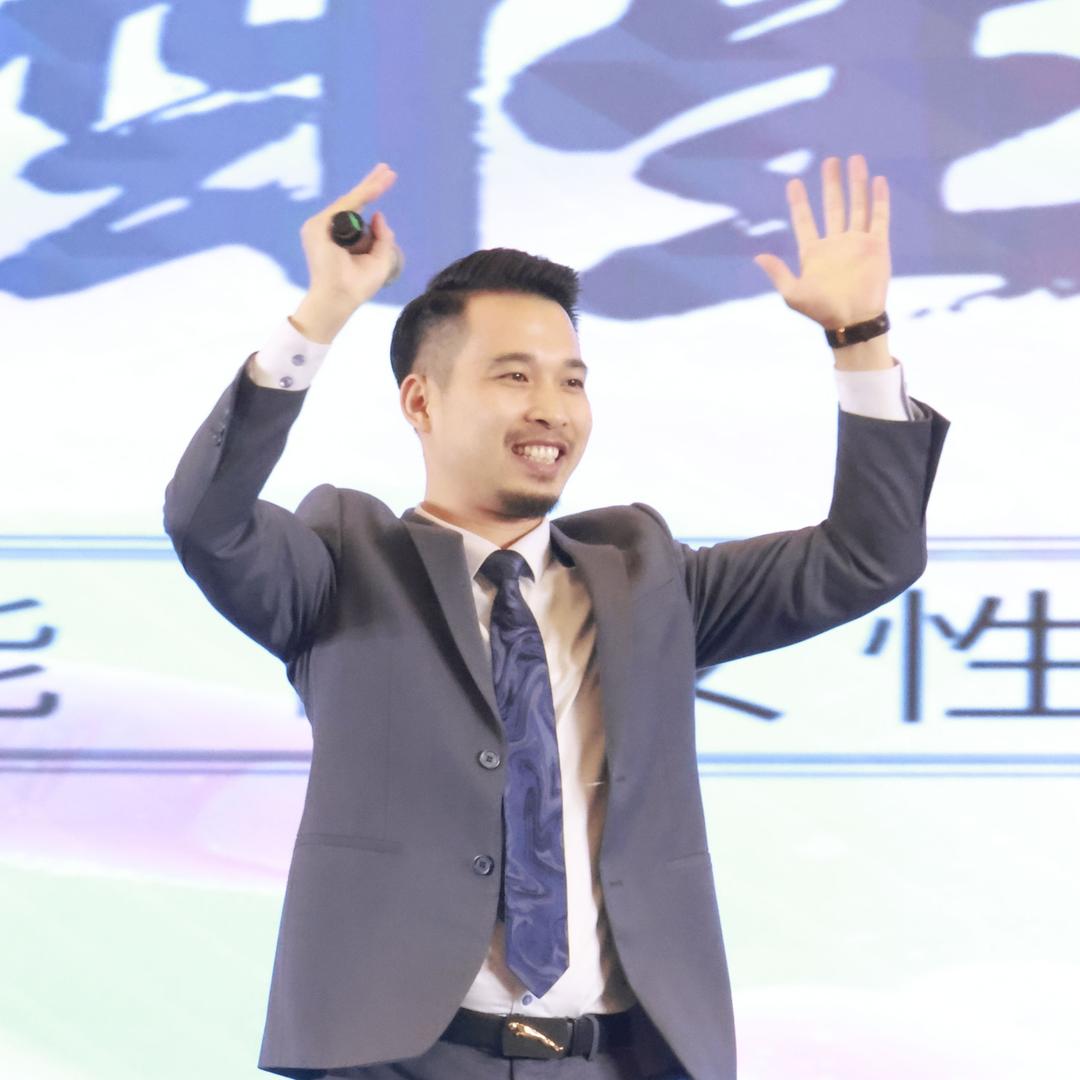 罗教练-大黄蜂教育