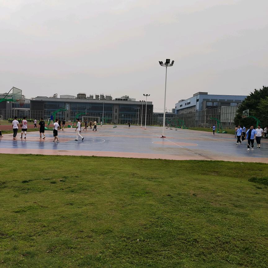云南小情哥哥娱乐主播天聊天主播