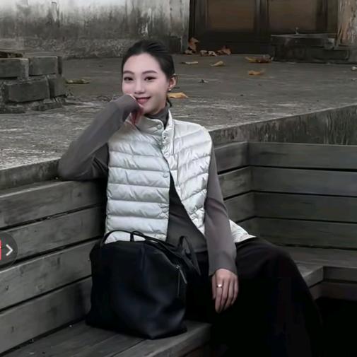 周粥（时尚穿搭分享）