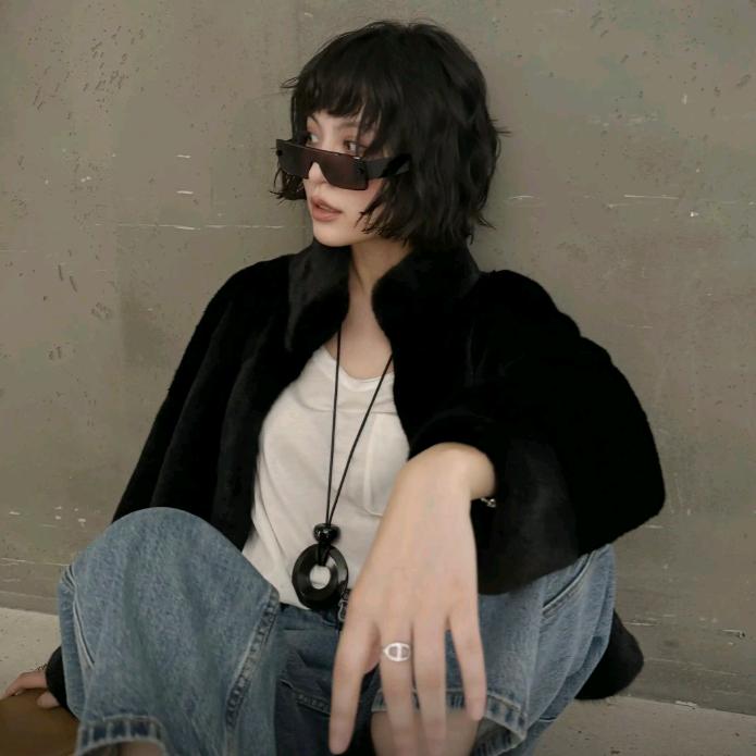 华吉言（气质女装）