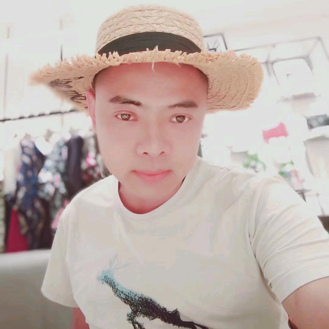 塔吊下的孤独