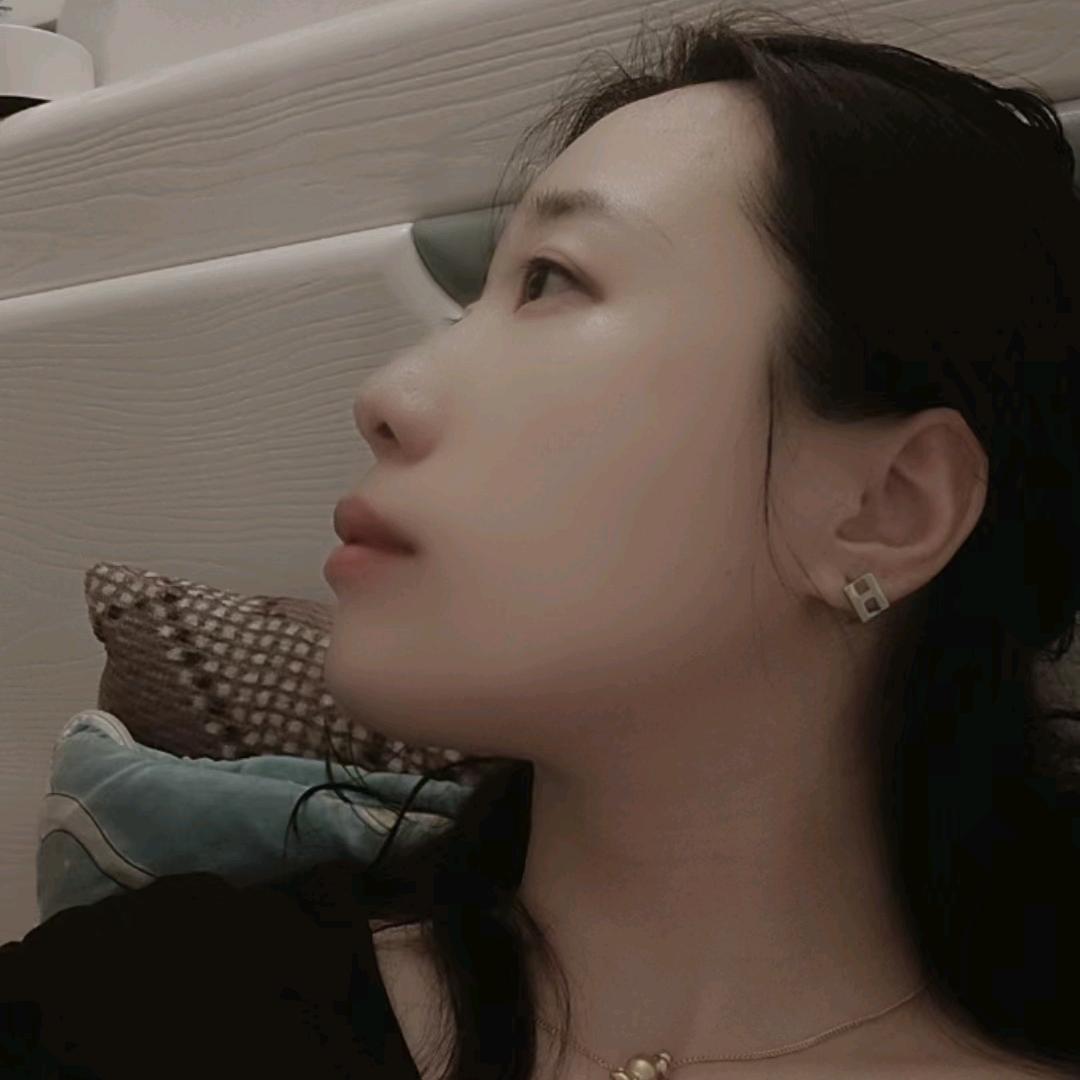 乜