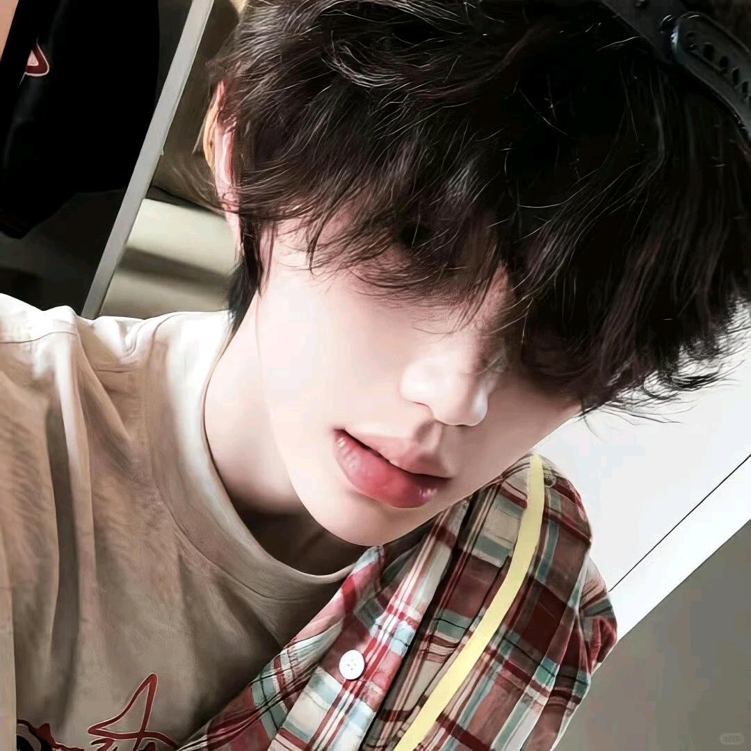 ᵕ᷄≀ ̠˘