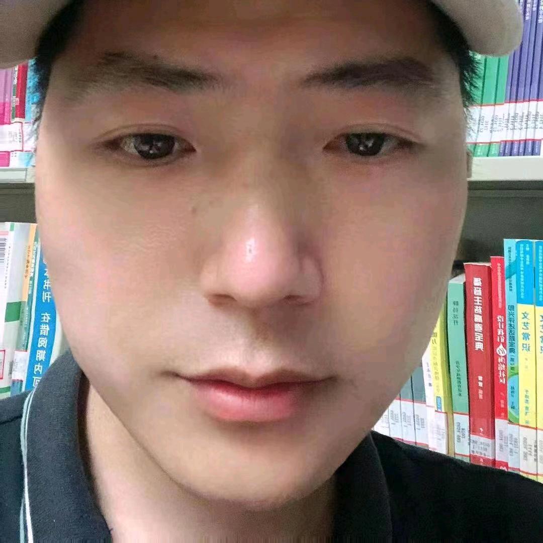 王小飞 .