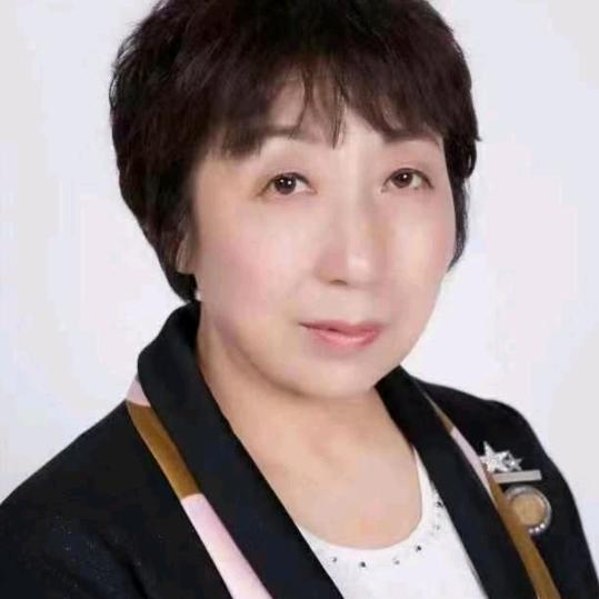 赵素霞（爱护肤懂健康）