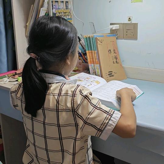 晓玲爱学习
