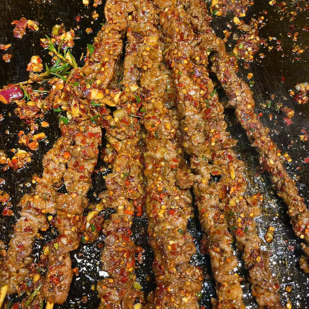 大牛忙小亮