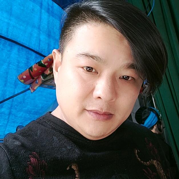 商丘市刘地球青年豫剧团：副团长张佩