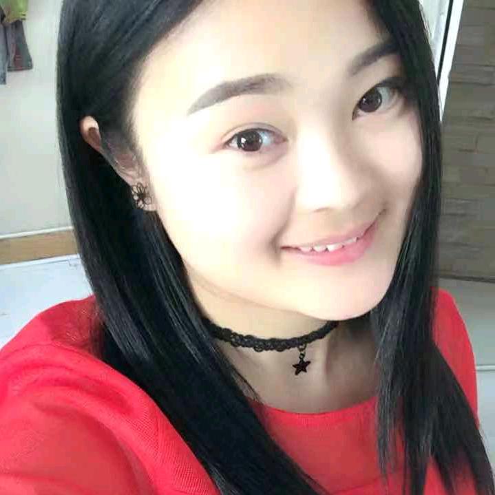 伊伊爱吃🍓