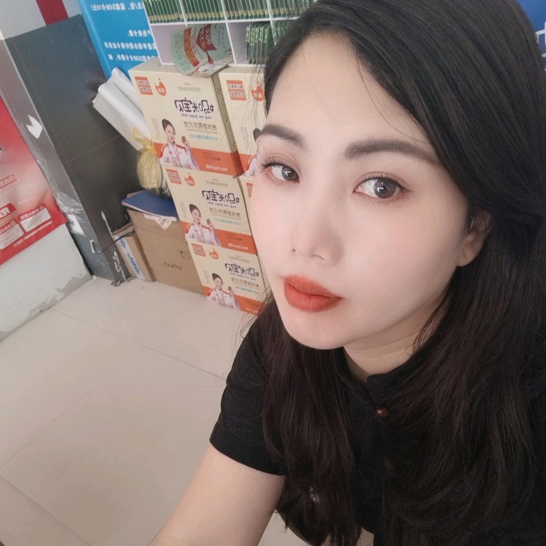 卖手机的小姐姐